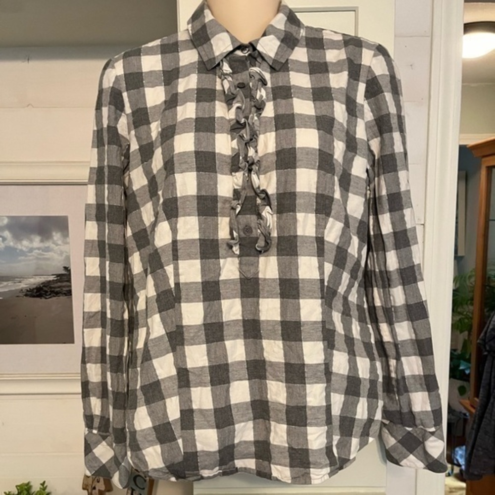Talbots Grey and White Blouse Size 4 w Silver metallic